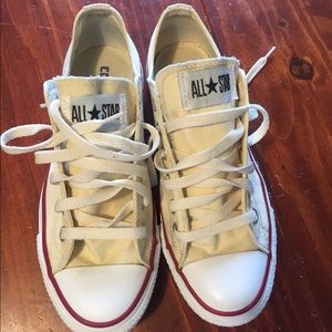 Converse Chuck Taylor All Stars cream - size 7
